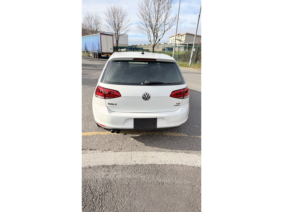 2015 Volkswagen Golf - image 7