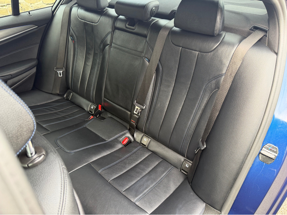 2019 BMW 5 Series - image 22