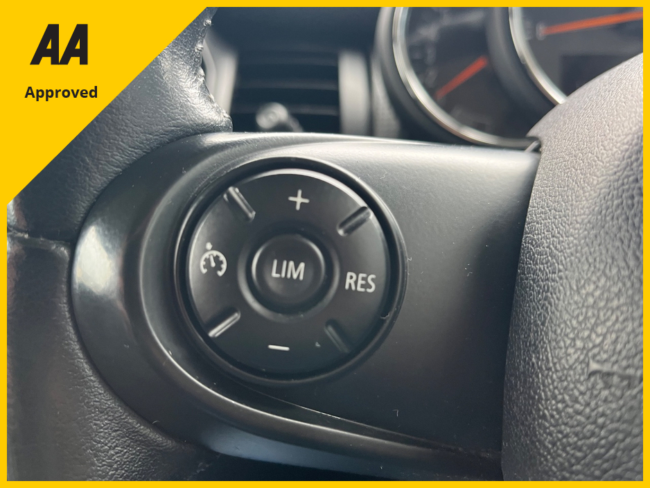 2014 MINI Hatch - image 15