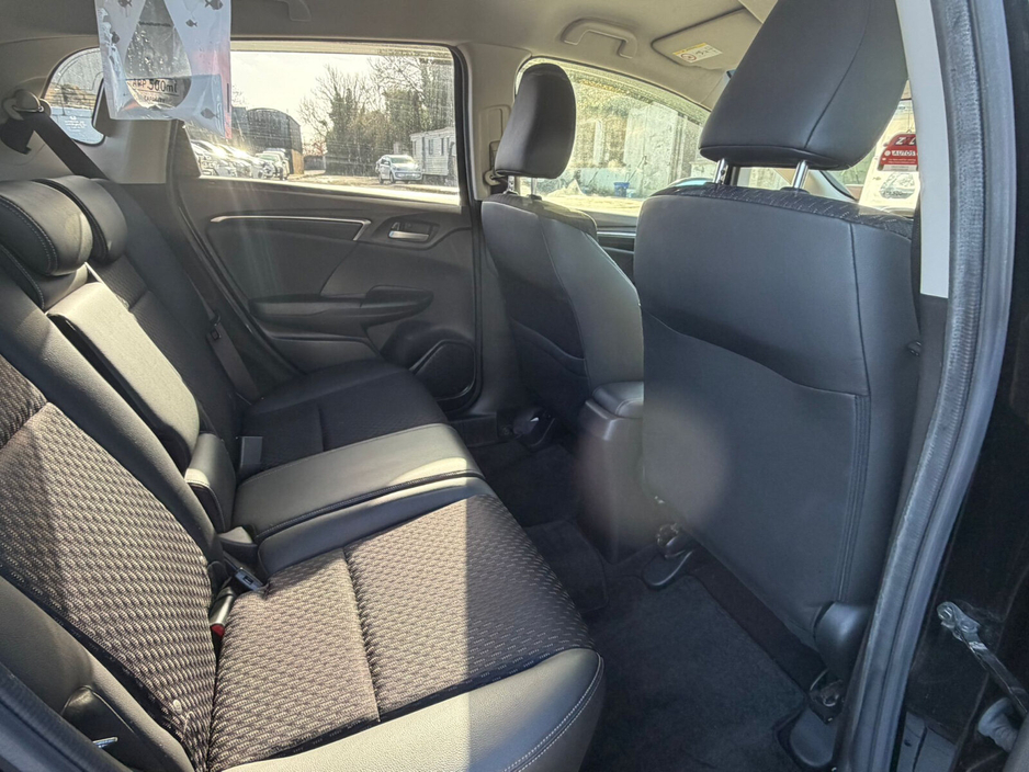 2015 Honda Fit - image 18