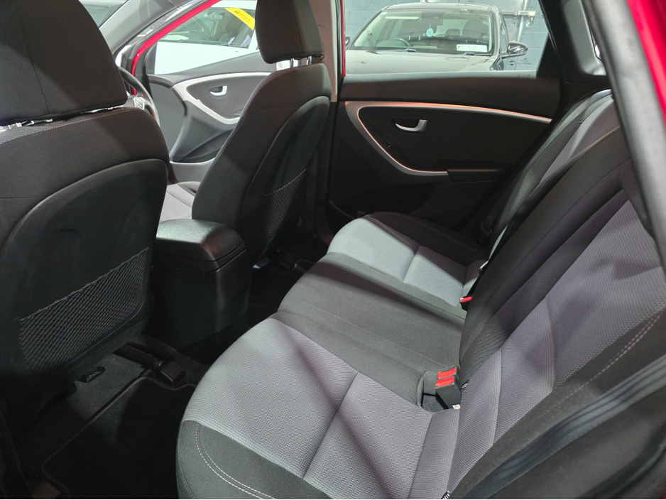 2013 Hyundai i30 - image 15