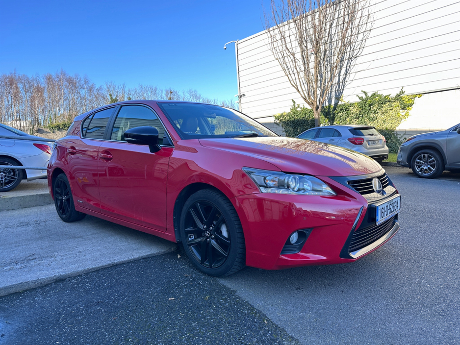 2016 Lexus CT 200 h - image 4