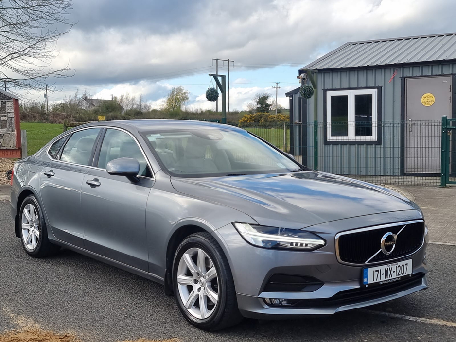 2017 Volvo S90 - image 8