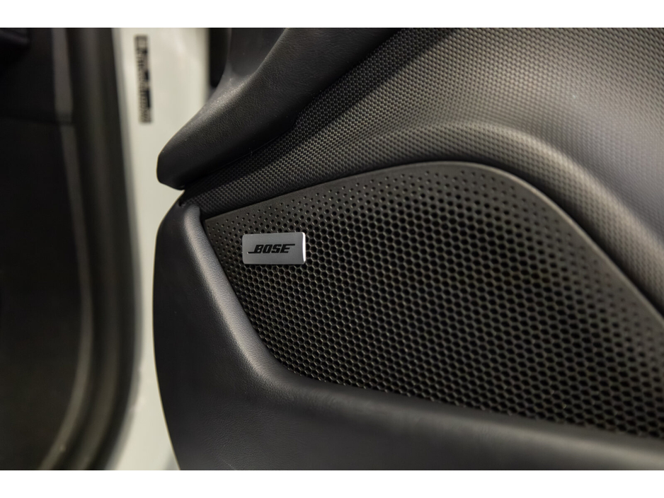 2022 Porsche Taycan - image 17