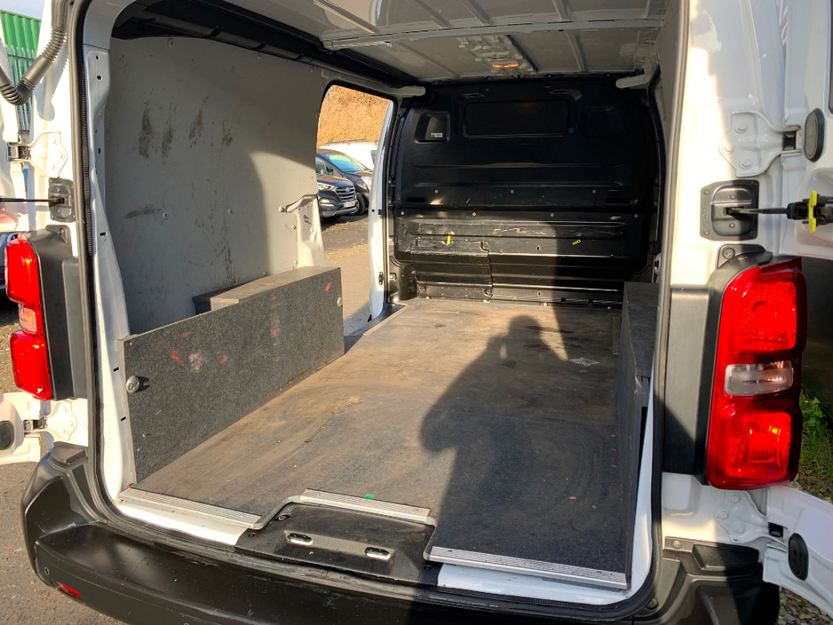 2021 Citroen Dispatch 2.0 HDI 120 BHP ENTERPRISE LWB // PRICE EXCL. VAT // 10/26 CVRT // FULL DOCUMENTED SERVICE HISTORY // €14,950