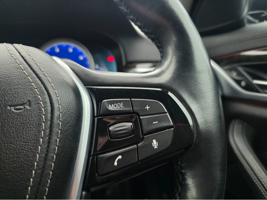 2017 BMW 5 Series 523D LUXURY - CARPLAY NAVIGATION EDITION FULL LEATHER ELECTRIC HEATED SEATS - 360 REVERCE CAMERA - PRIVACY GLASS €24,950