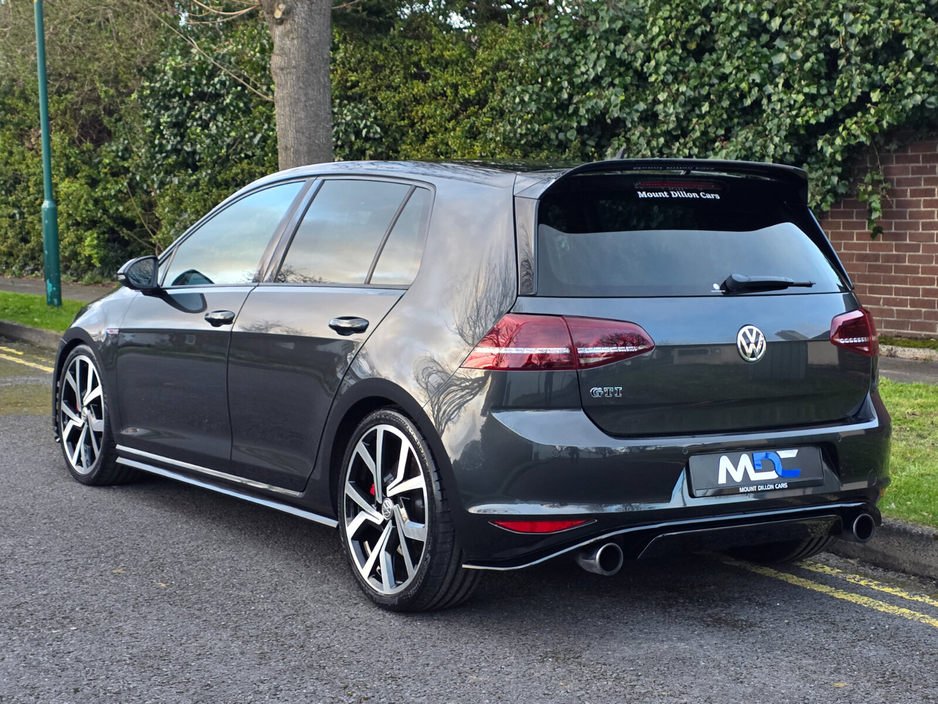 2016 Volkswagen Golf - image 13