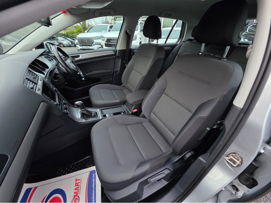 2015 Volkswagen Golf - image 13