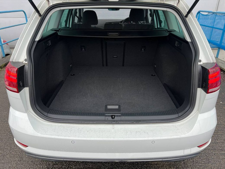 2020 Volkswagen Golf VARIANT 1.2 TSI * HUGE SPEC * // APPLE CARPLAY/ANDROID AUTO // 360 PARKING SENSORS // DIGITAL CLUSTER €19,950