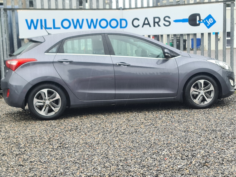 2016 Hyundai i30 - image 5