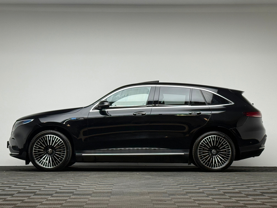 2023 Mercedes-Benz EQC - image 4