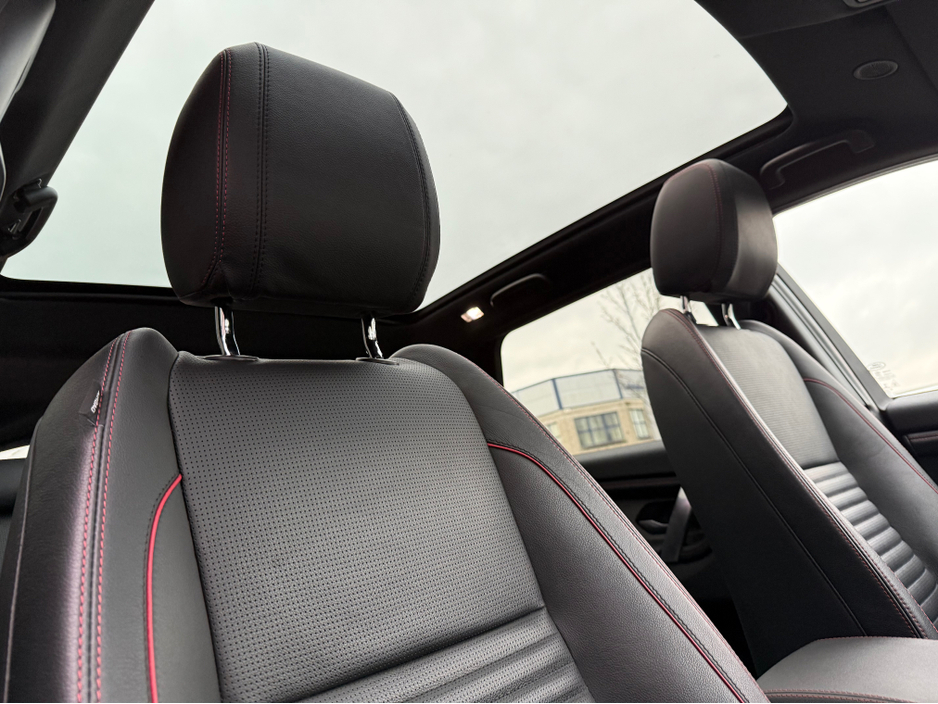 2022 Land Rover Discovery Sport P300E R-DYNAMIC SE €37,950