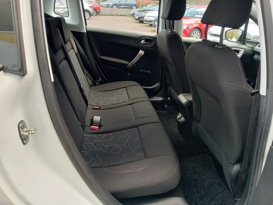 2014 Peugeot 2008 - image 14