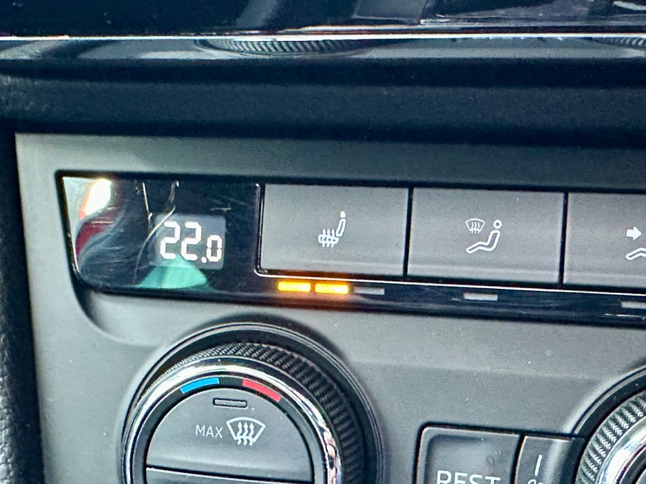 2017 Skoda Superb - image 28