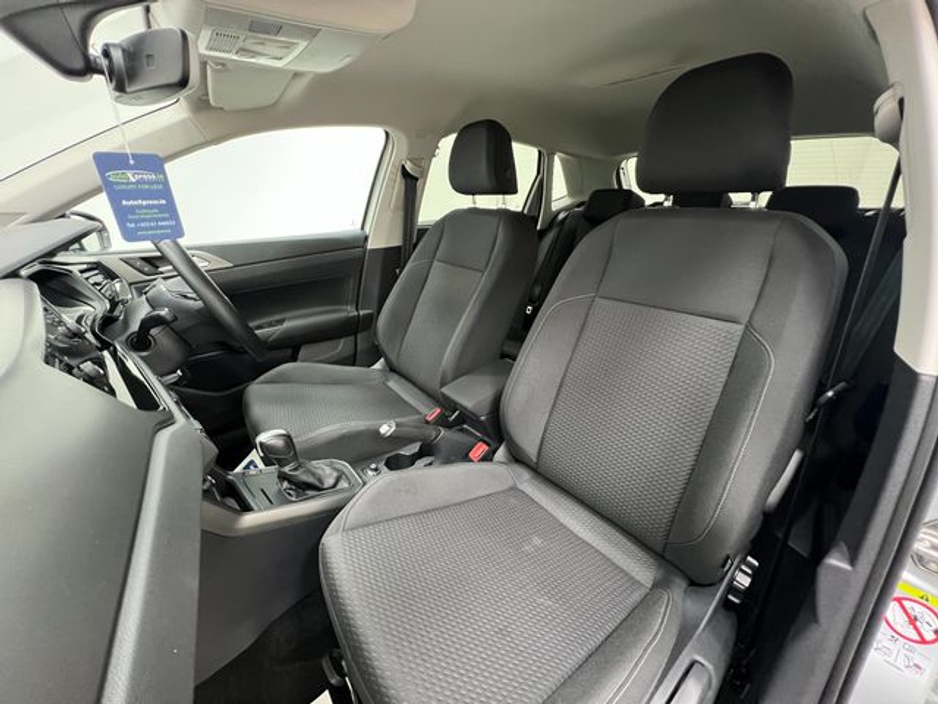 2018 Volkswagen Polo 1.0 TSI Automatic, Reversing camera, LOW MILES €16,895