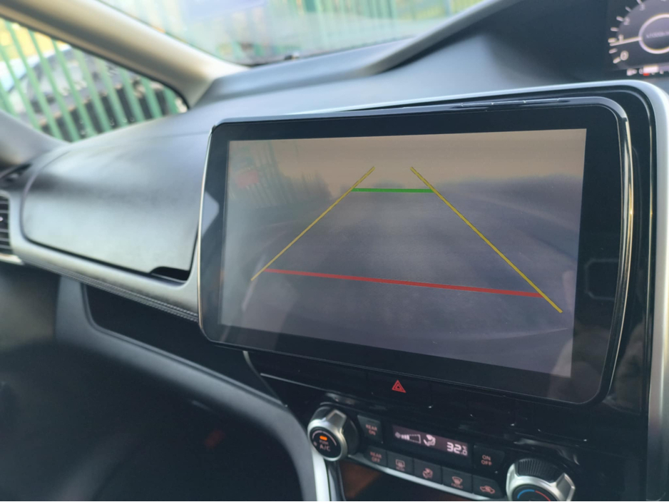 2017 Nissan Serena Highway Star V €19,950