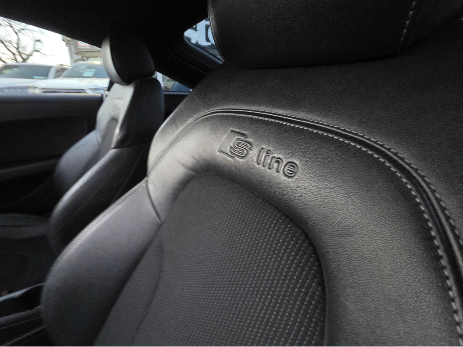 2012 Audi TT - image 14