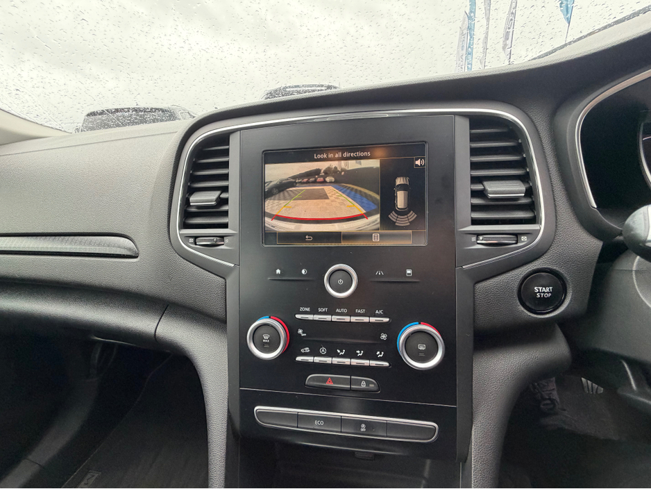 2018 Renault Megane - image 22