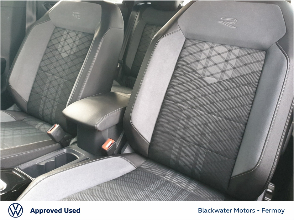 2023 Volkswagen T-Roc 2.0TDI 116BHP R-LINE WITH REAR VIEW CAMERA AND WINTER PACK €31,950