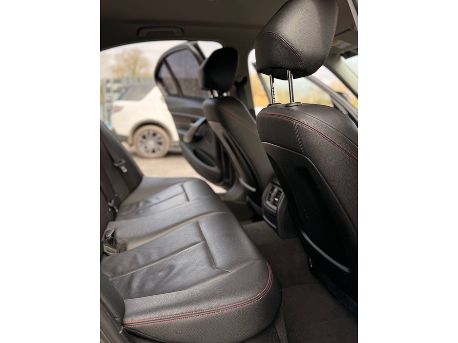 2015 BMW 3 Series - image 35