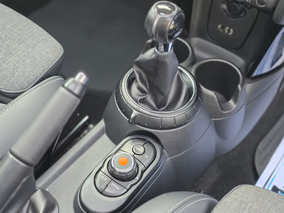 2015 MINI Hatch 1.5 3DR COOPER €12,950