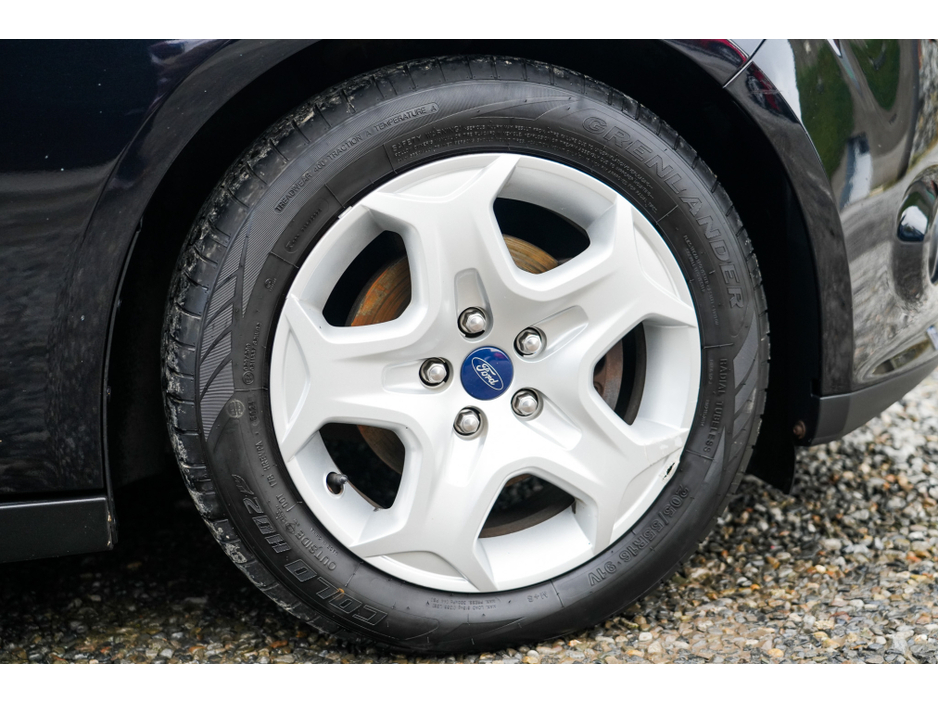 2013 Ford Focus - image 12