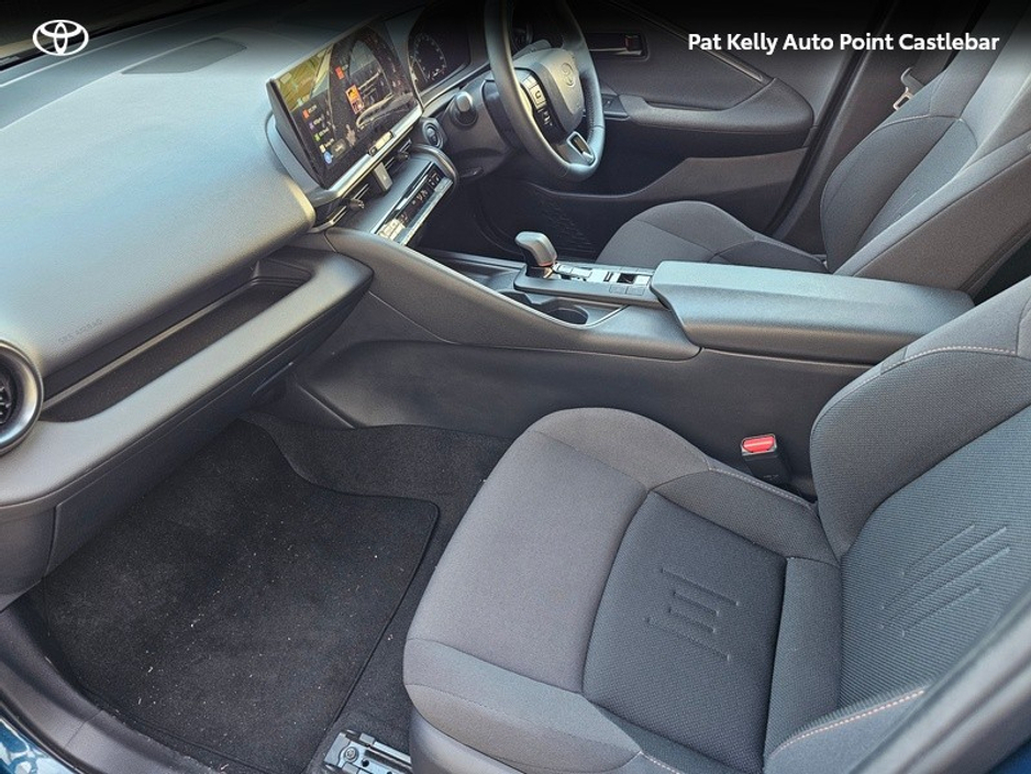 2025 Toyota C-HR - image 6