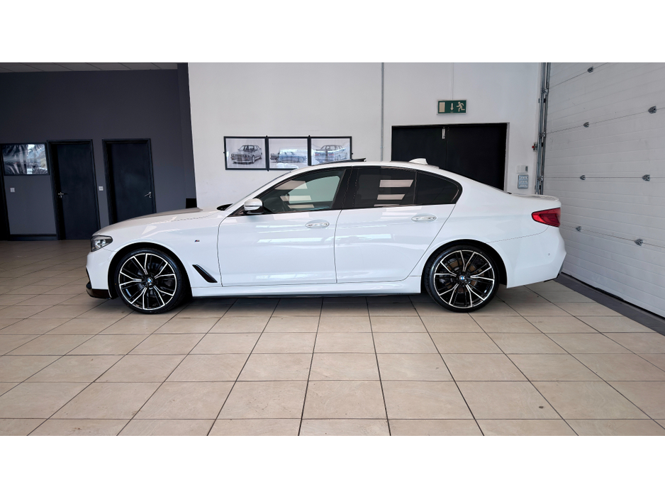 2018 BMW 5 Series - image 6