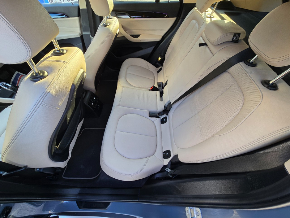 2020 BMW X1 - image 19