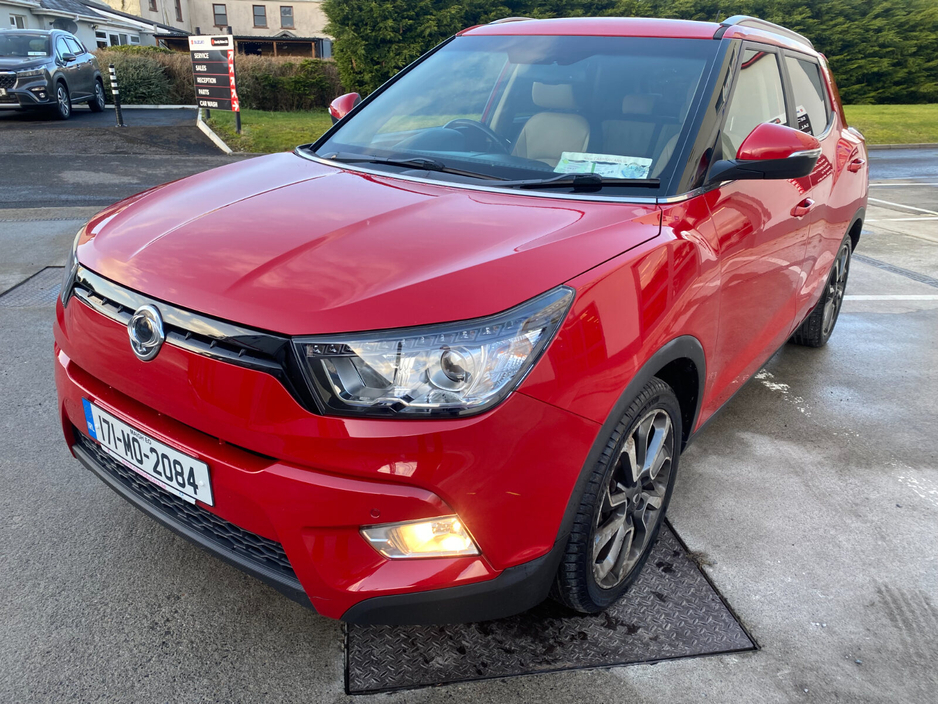 2017 Ssangyong Tivoli - image 3