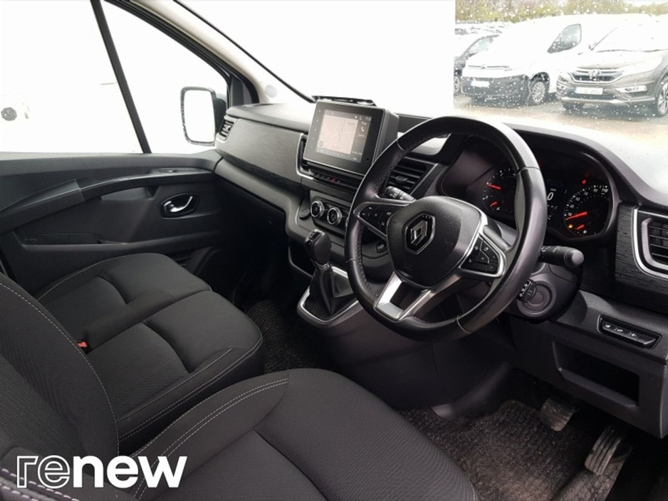 2024 Renault Trafic - image 6