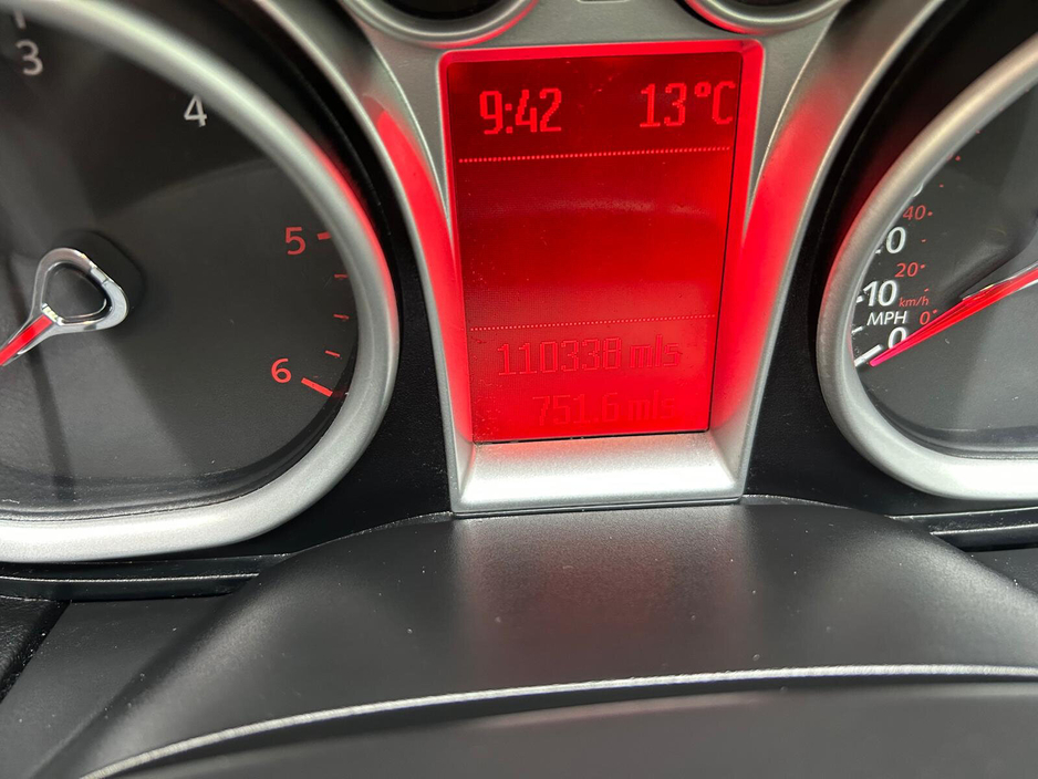 2011 Ford Focus - image 21