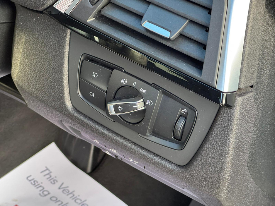 2016 BMW 3 Series - image 30