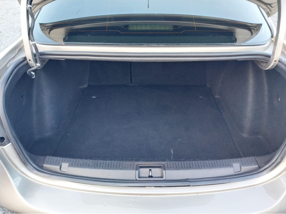 2011 Renault Fluence - image 14