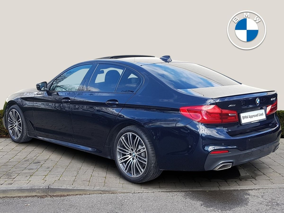 2019 BMW 5 Series - image 2