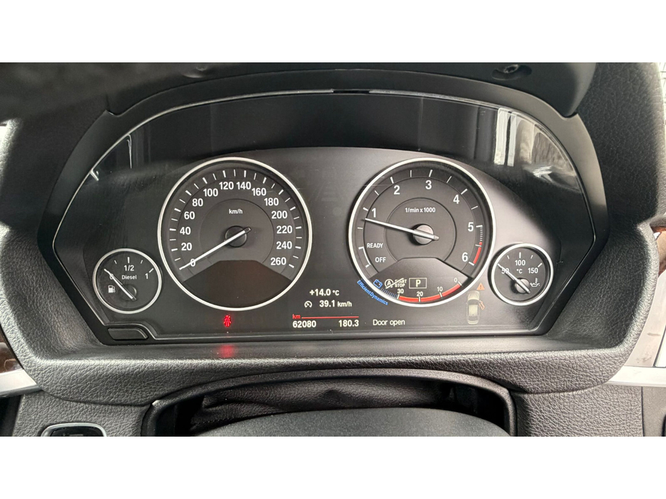 2017 BMW 3 Series - image 15