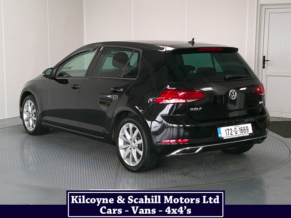 2017 Volkswagen Golf - image 5
