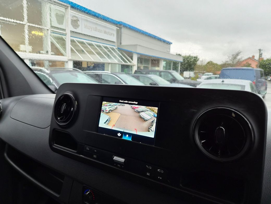 2021 Mercedes-Benz Sprinter - image 7