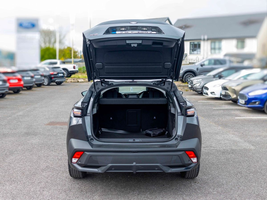 2023 Peugeot 408 - image 10