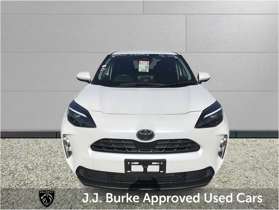 2024 Toyota Yaris - image 2