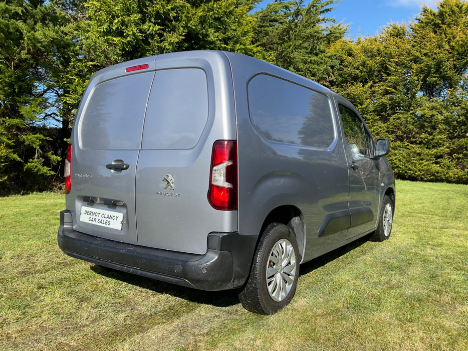 2019 Peugeot Partner - image 5