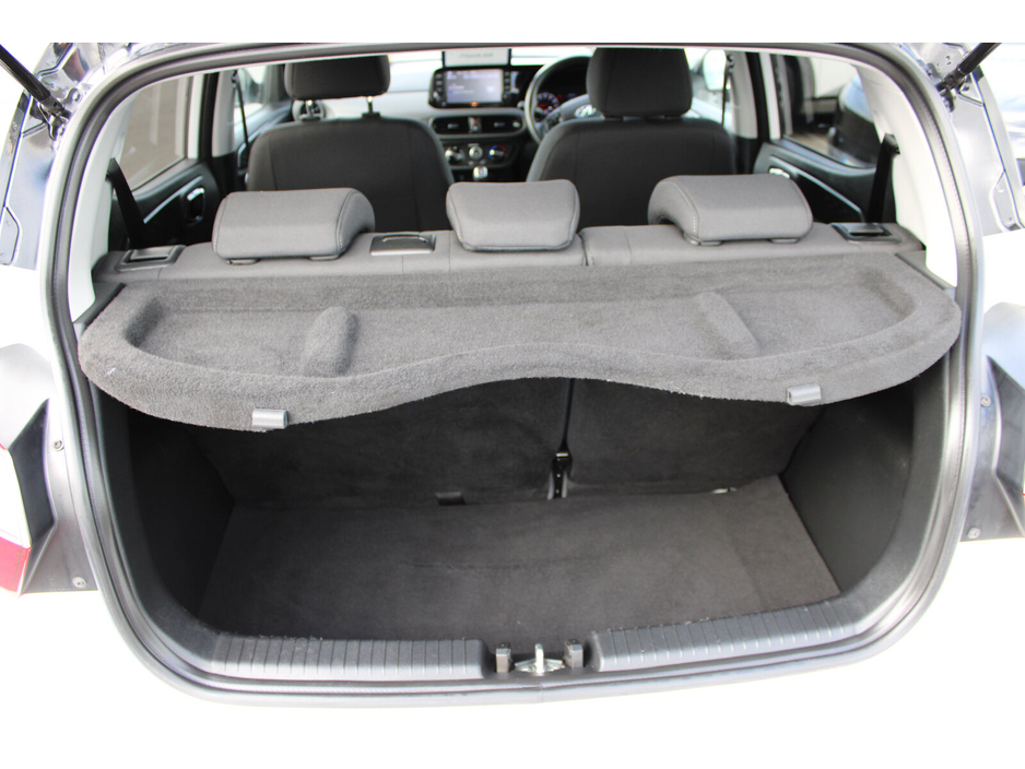 2022 Hyundai i10 - image 24