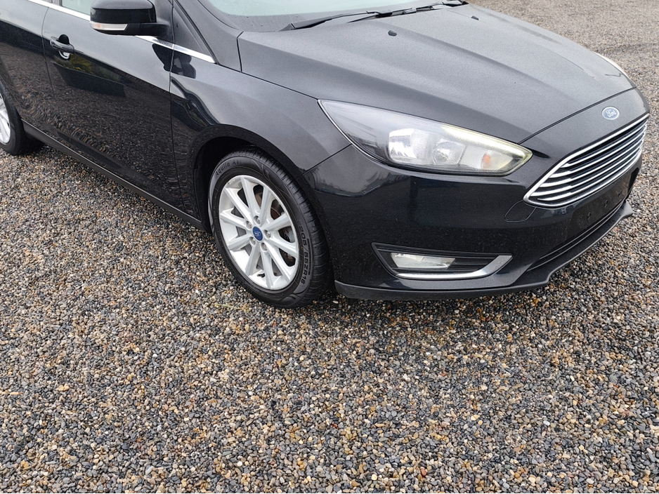 2017 Ford Focus - image 7