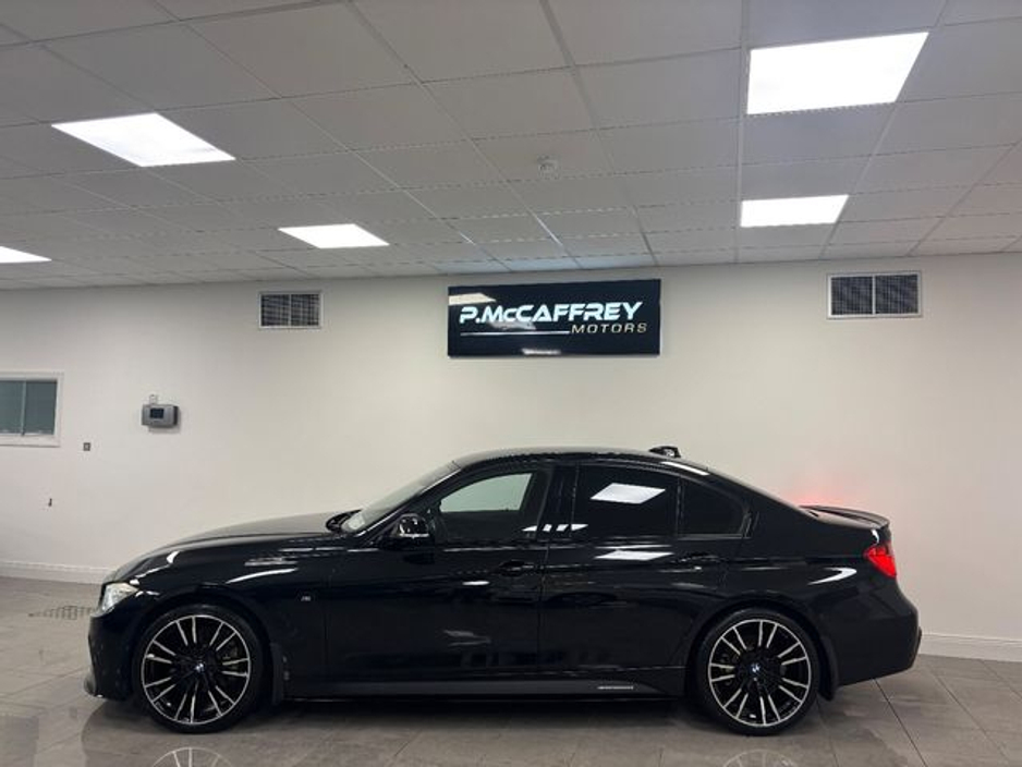 2016 BMW 3 Series - image 2