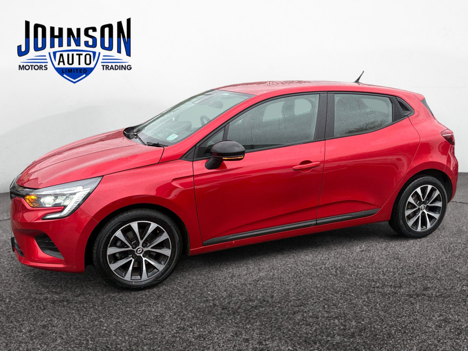 2023 Renault Clio - image 2