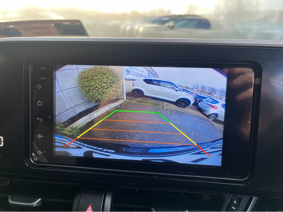 2019 Toyota C-HR SOL HYBRID AUTOMATIC 1.8 PETROL //HALF LEATHER HEATED SEATS//ADAPTIVE CRUISE CONTROL//REVERSE CAMERA//KEYLESS ENTRY// €19,950