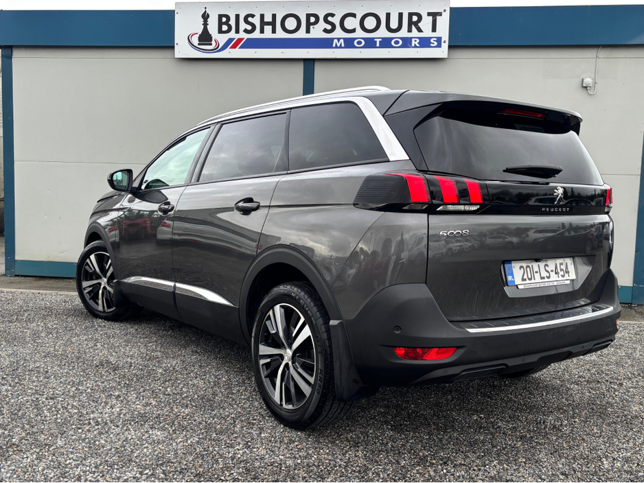 2020 Peugeot 5008 - image 11
