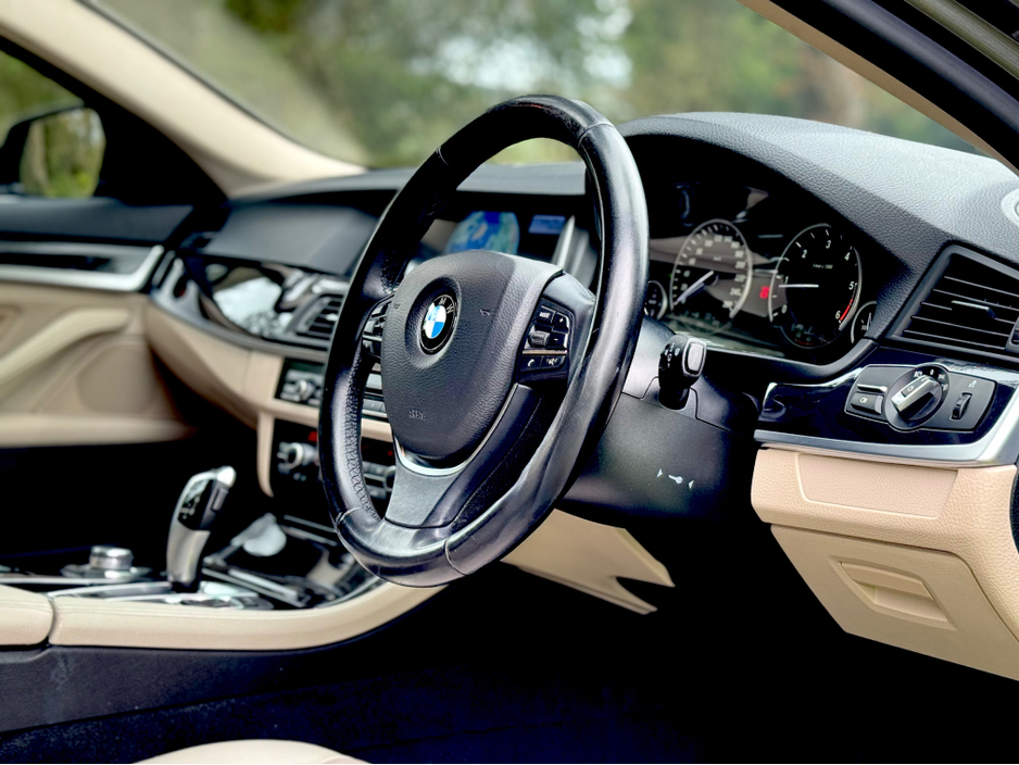 2015 BMW 5 Series - image 14