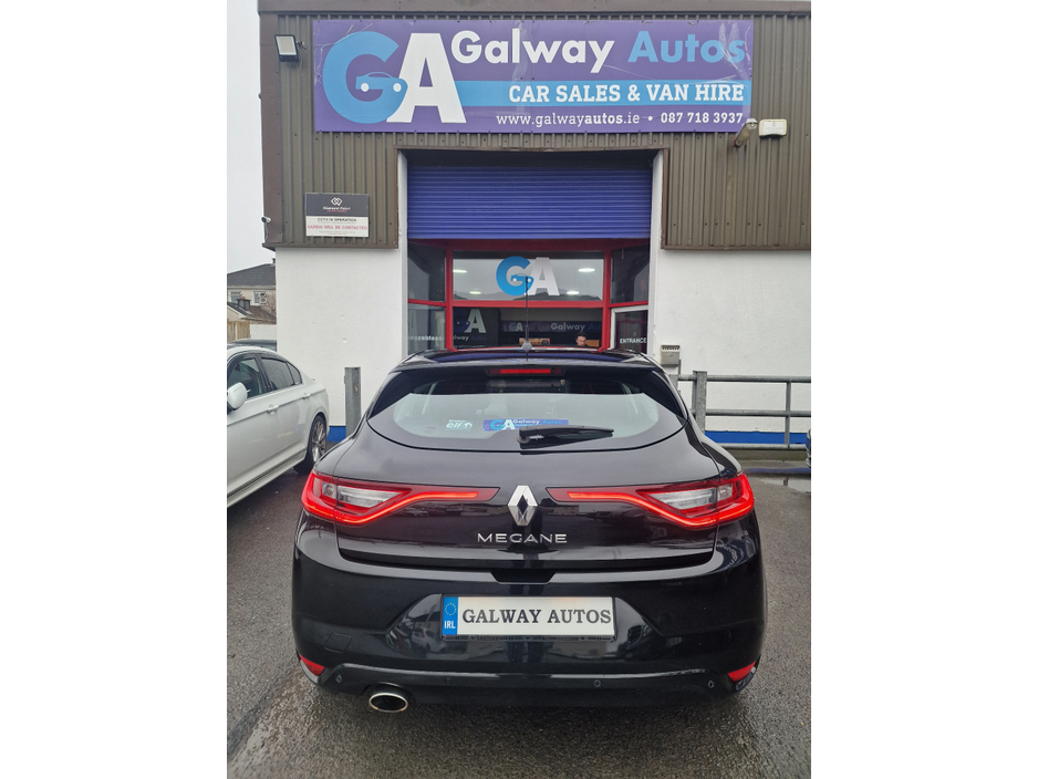 2017 Renault Megane - image 10