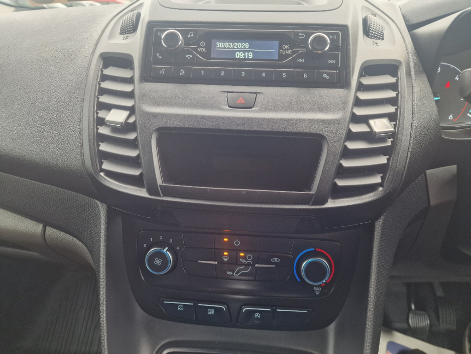 2022 Ford Transit Connect - image 11